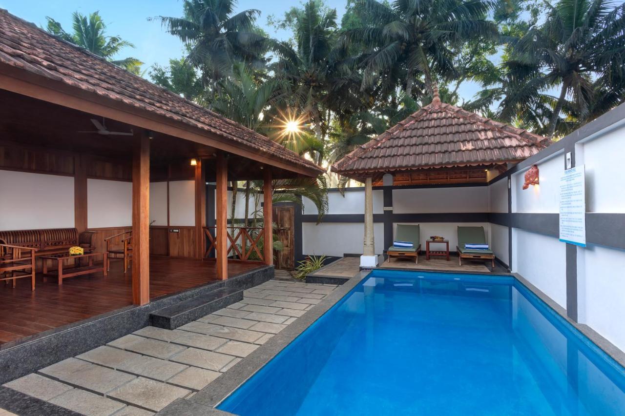 Estuary Sarovar Premiere Poovar Island Luaran gambar