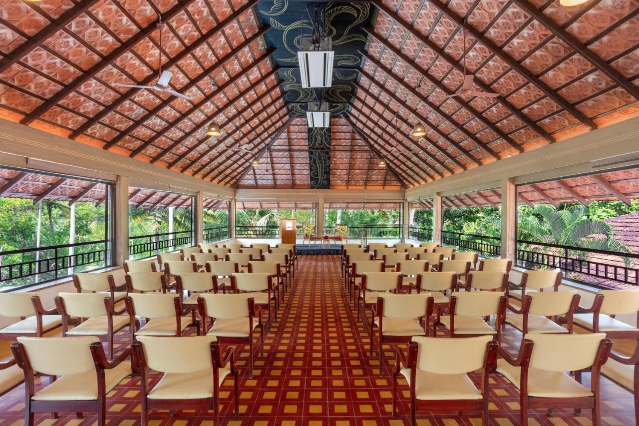 Estuary Sarovar Premiere Poovar Island Luaran gambar