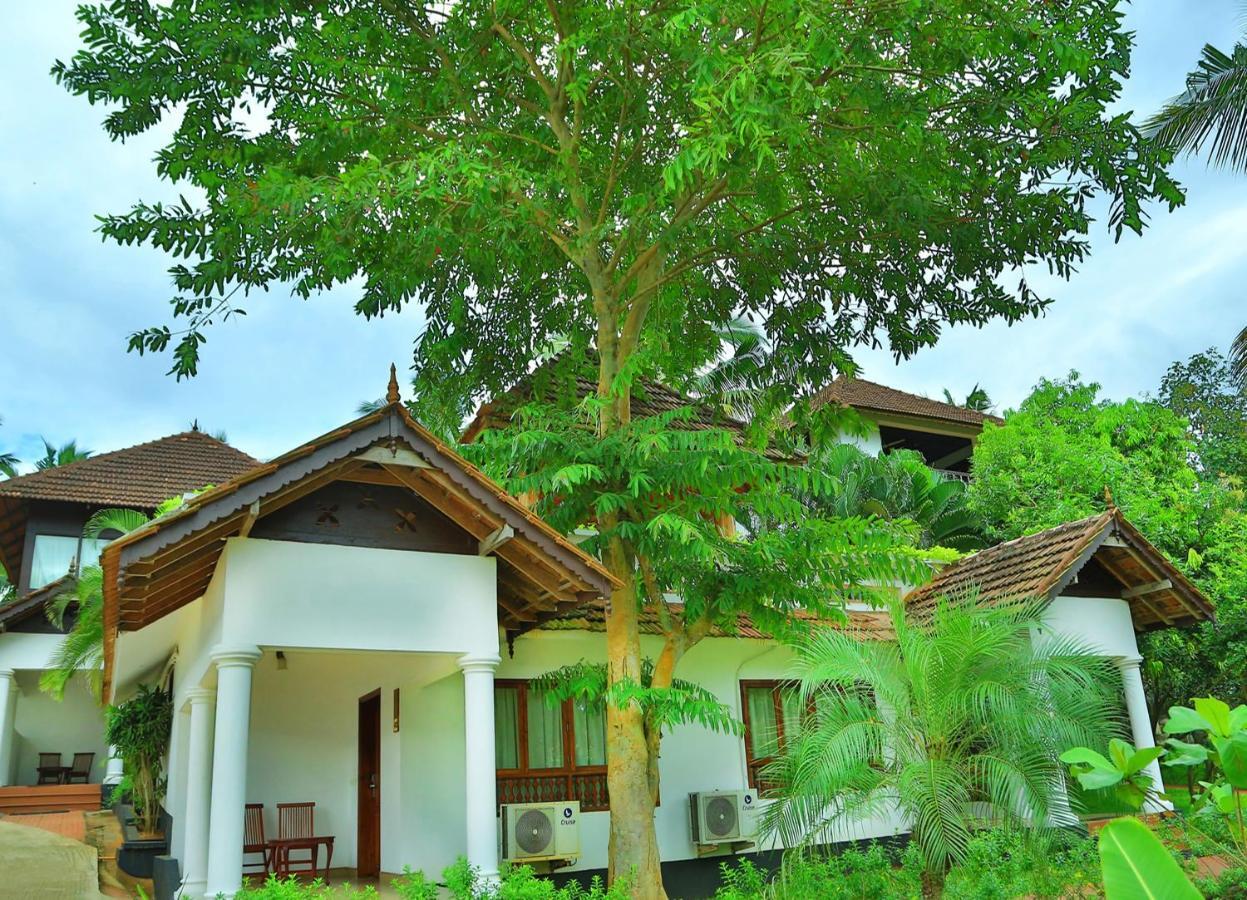 Estuary Sarovar Premiere Poovar Island Luaran gambar