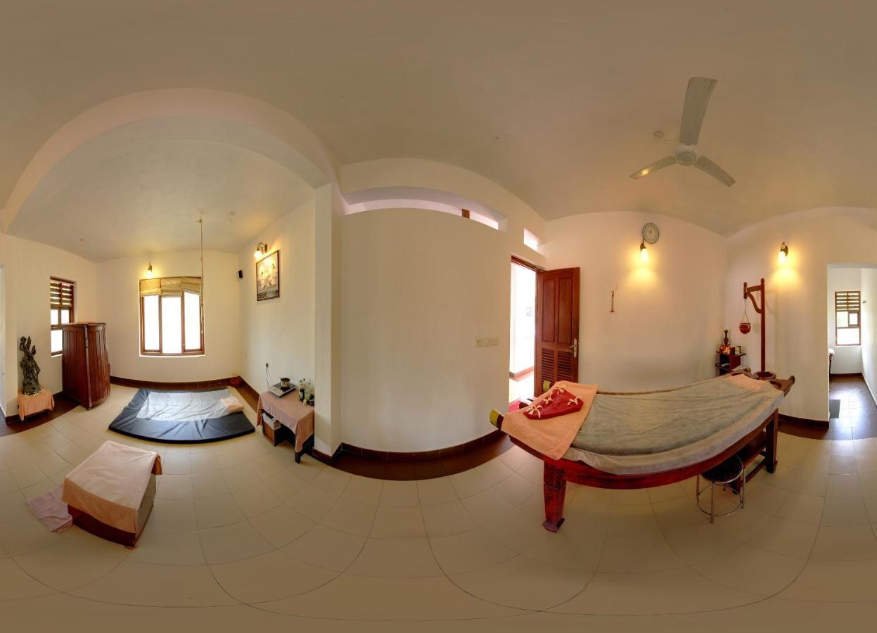 Estuary Sarovar Premiere Poovar Island Luaran gambar