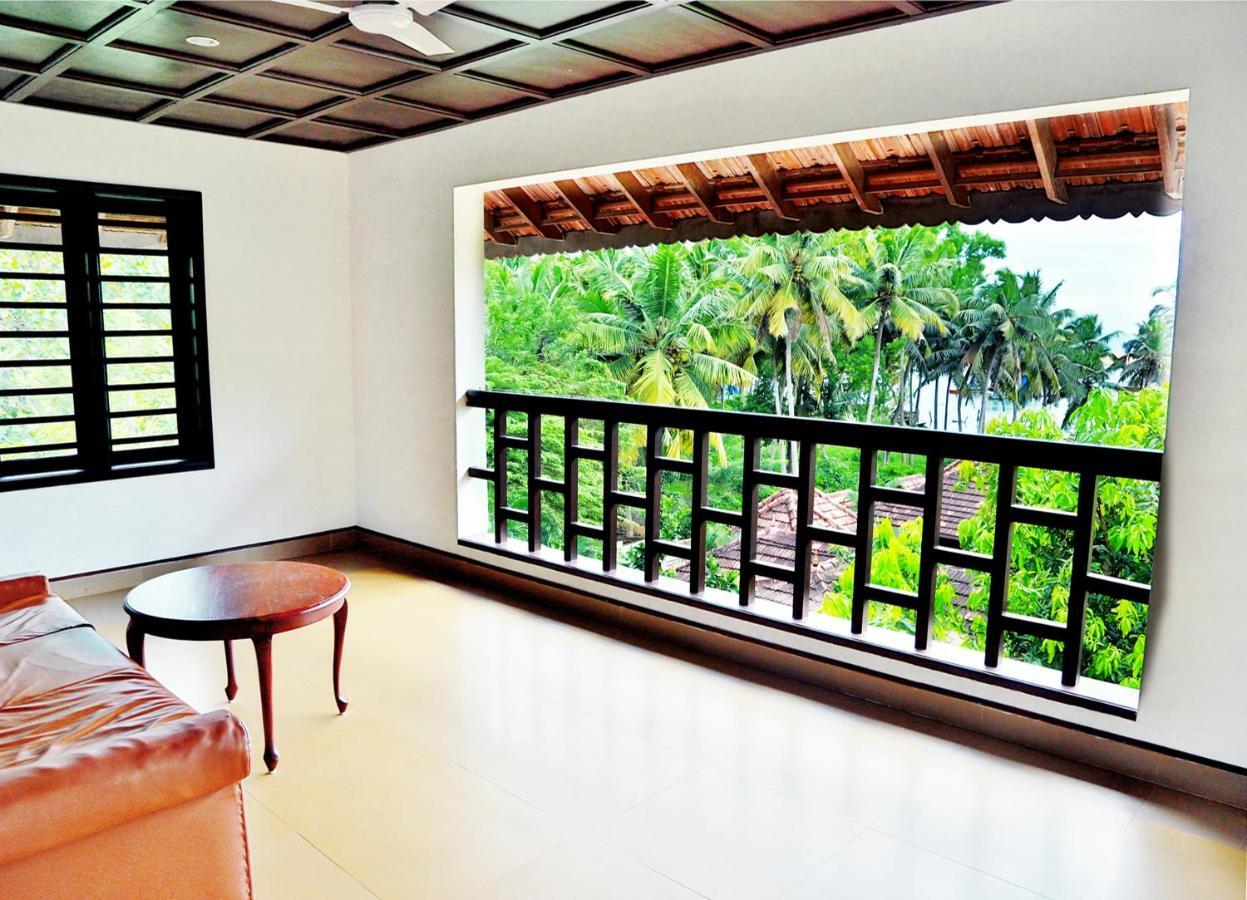 Estuary Sarovar Premiere Poovar Island Luaran gambar