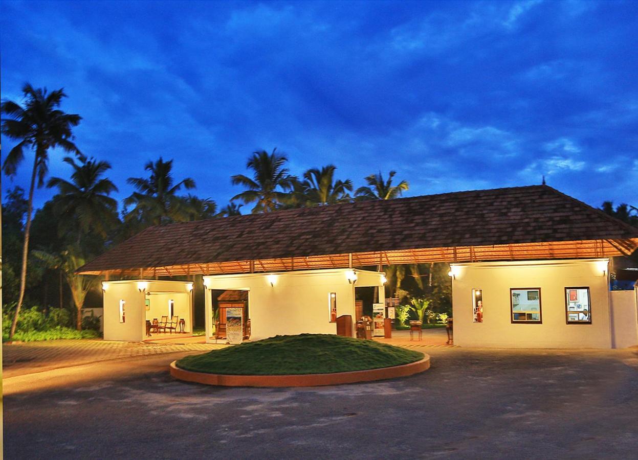 Estuary Sarovar Premiere Poovar Island Luaran gambar