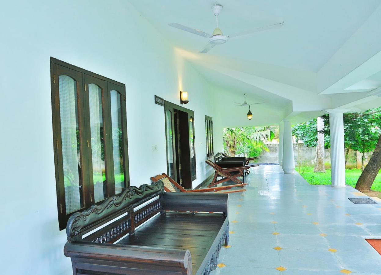 Estuary Sarovar Premiere Poovar Island Luaran gambar