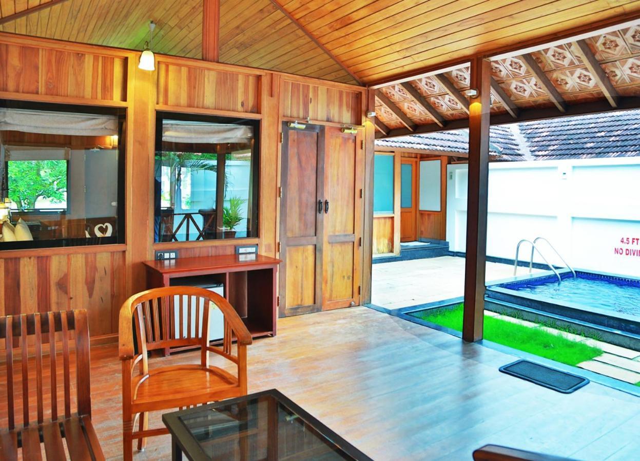 Estuary Sarovar Premiere Poovar Island Luaran gambar