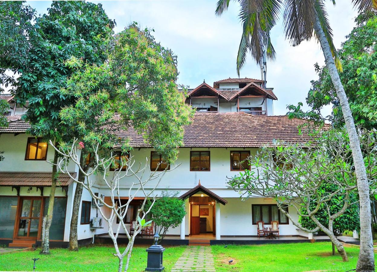 Estuary Sarovar Premiere Poovar Island Luaran gambar