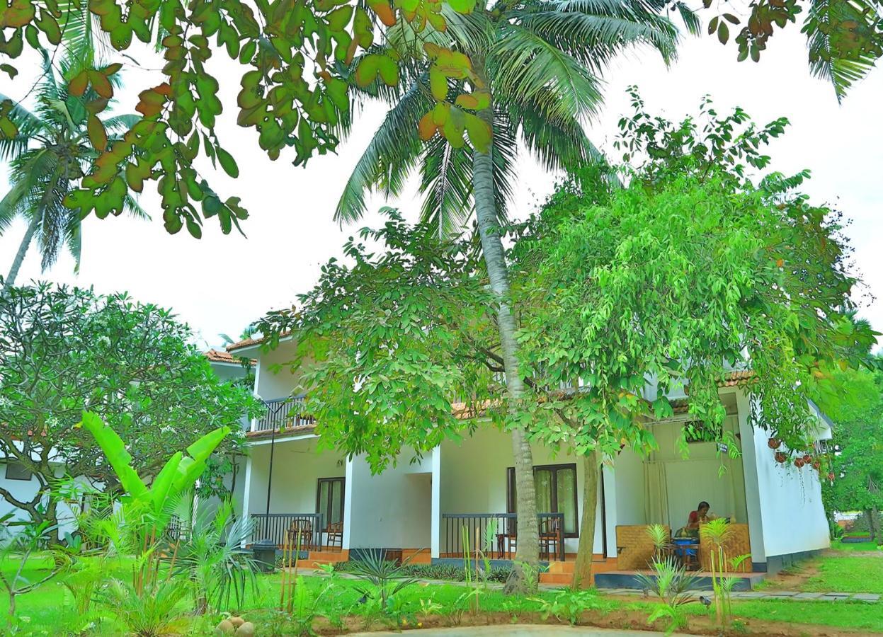 Estuary Sarovar Premiere Poovar Island Luaran gambar