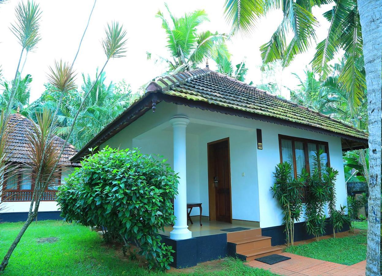 Estuary Sarovar Premiere Poovar Island Luaran gambar
