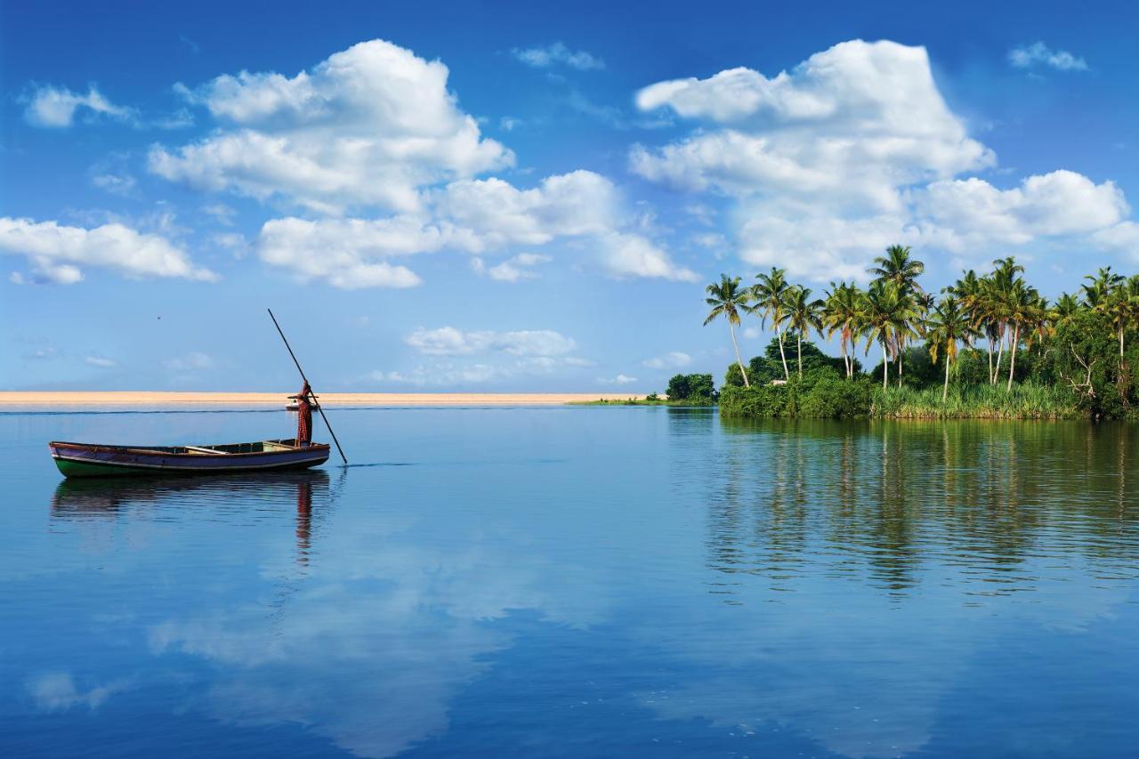 Estuary Sarovar Premiere Poovar Island Luaran gambar