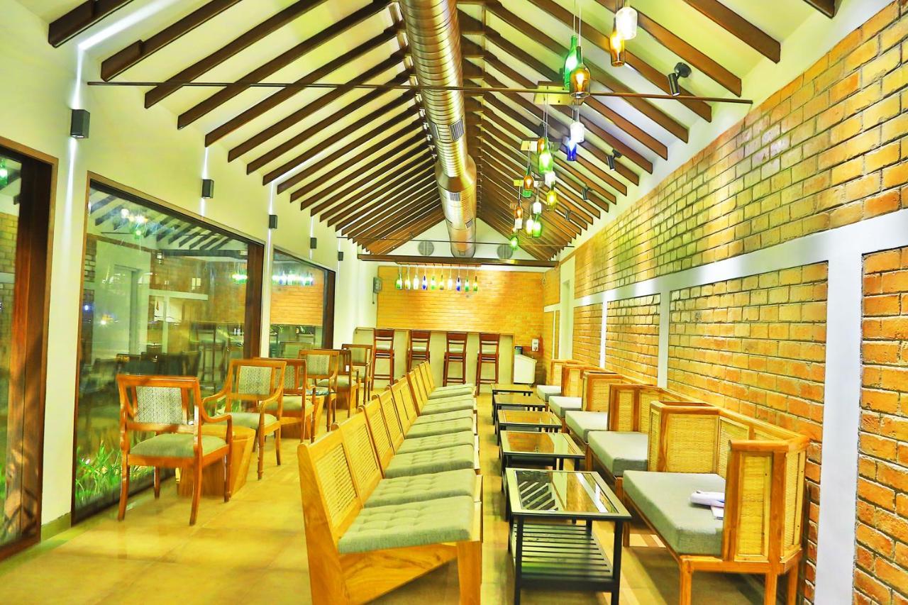 Estuary Sarovar Premiere Poovar Island Luaran gambar