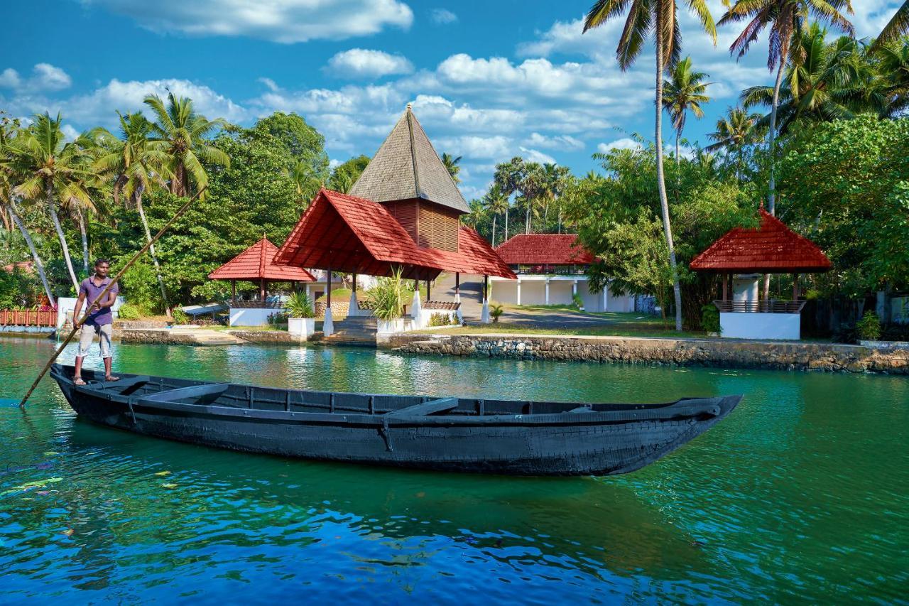 Estuary Sarovar Premiere Poovar Island Luaran gambar